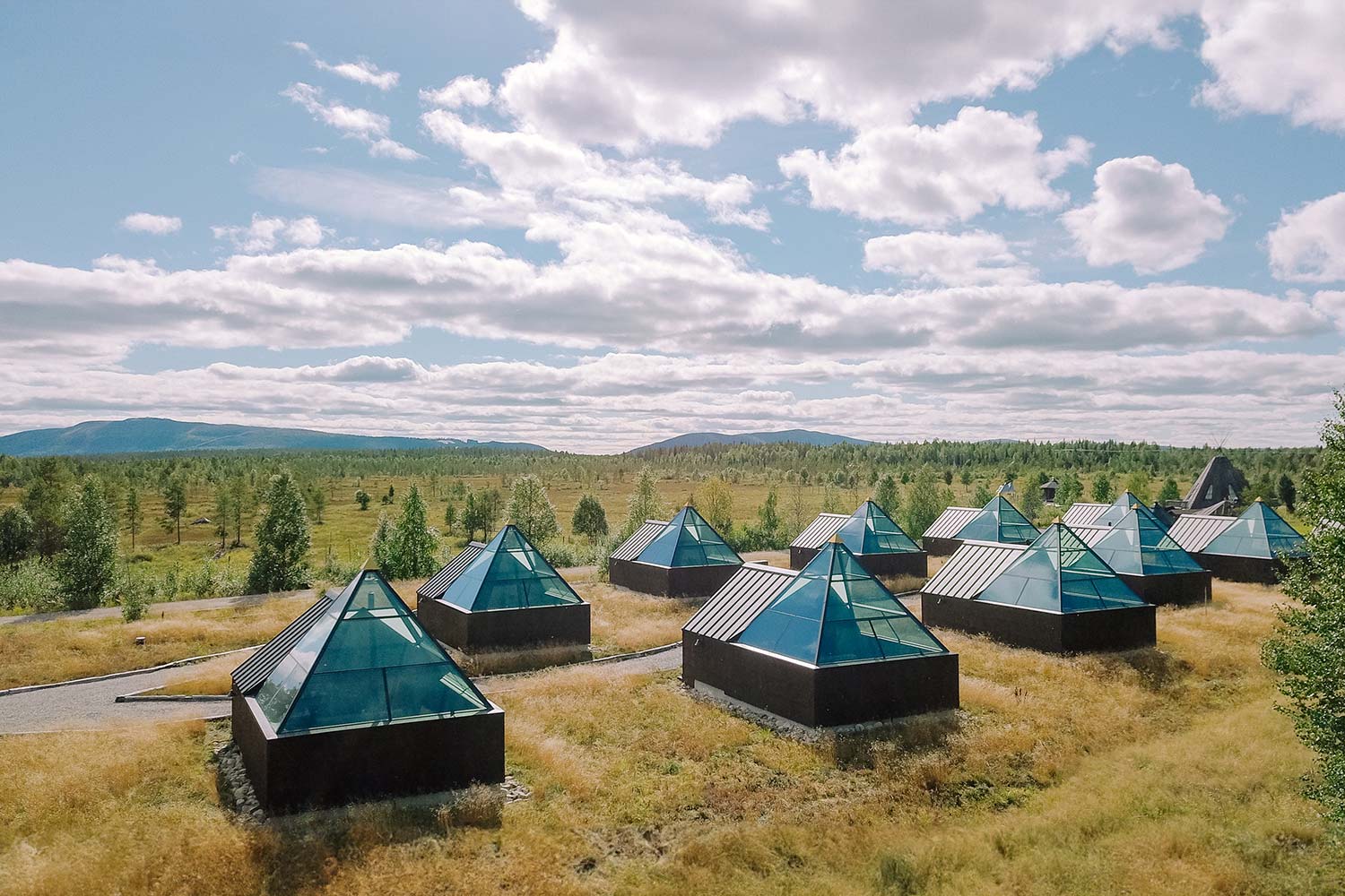 Pyramidit Kesa Drone